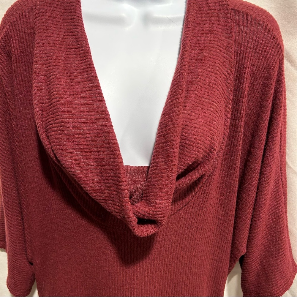 Women’s maroon scoop neck sweater/dress, Size LG